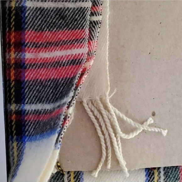 NWT in Box Bill Blass Wool Muffler Scarf - Picture 2 of 4